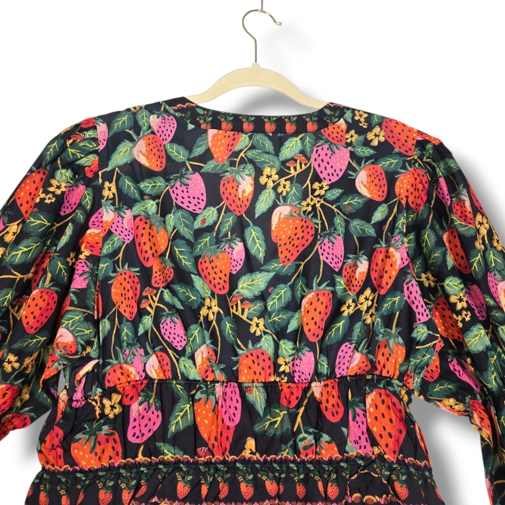 Farm Rio Lady Strawberry Blouse Size Medium - Picture 13 of 16